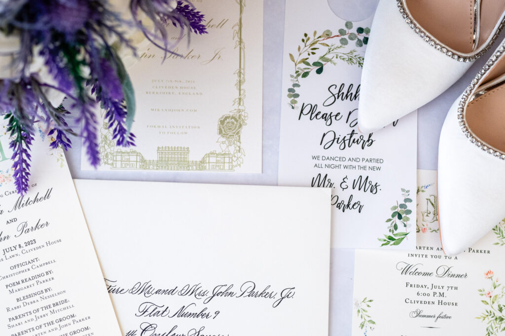 wedding flatly with flowers and invitations